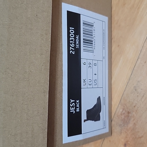 Dr. Martens Jesy Sendal Leather Lace Up Flared Heel Boots - Picture 4 of 4